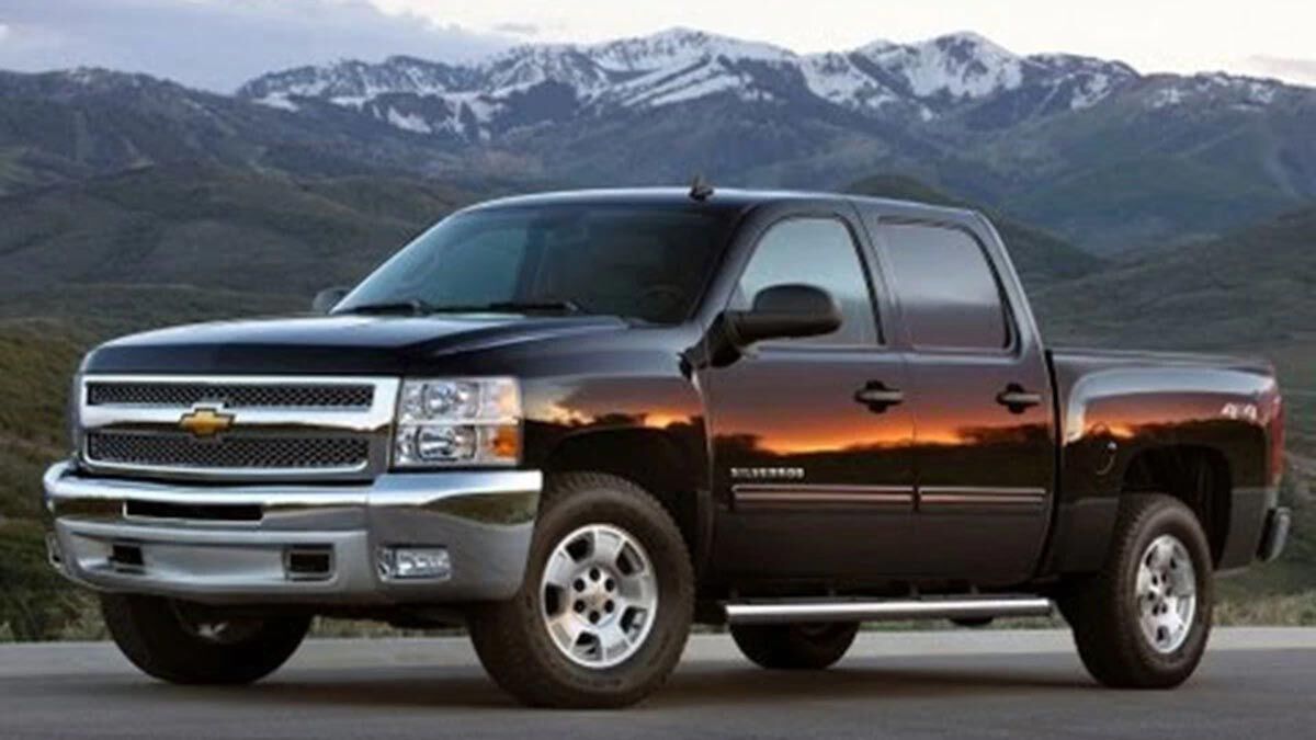 2013 Chevrolet Silverado 1500 in black.