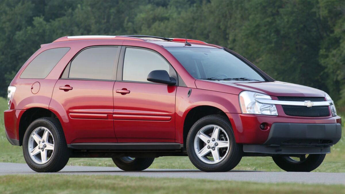 2007 Chevrolet Equinox Front Left in Red